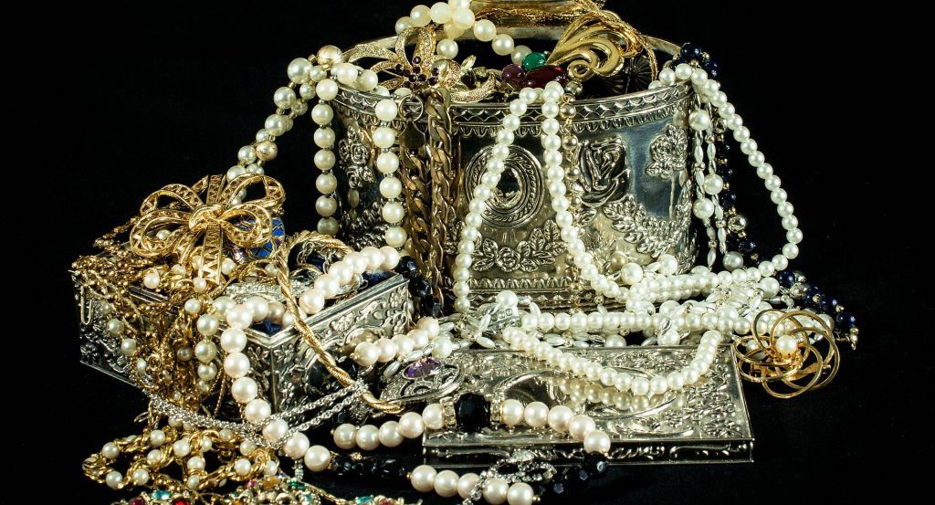  Rêver de bijoux : or, argent, bijoux précieux, etc.
