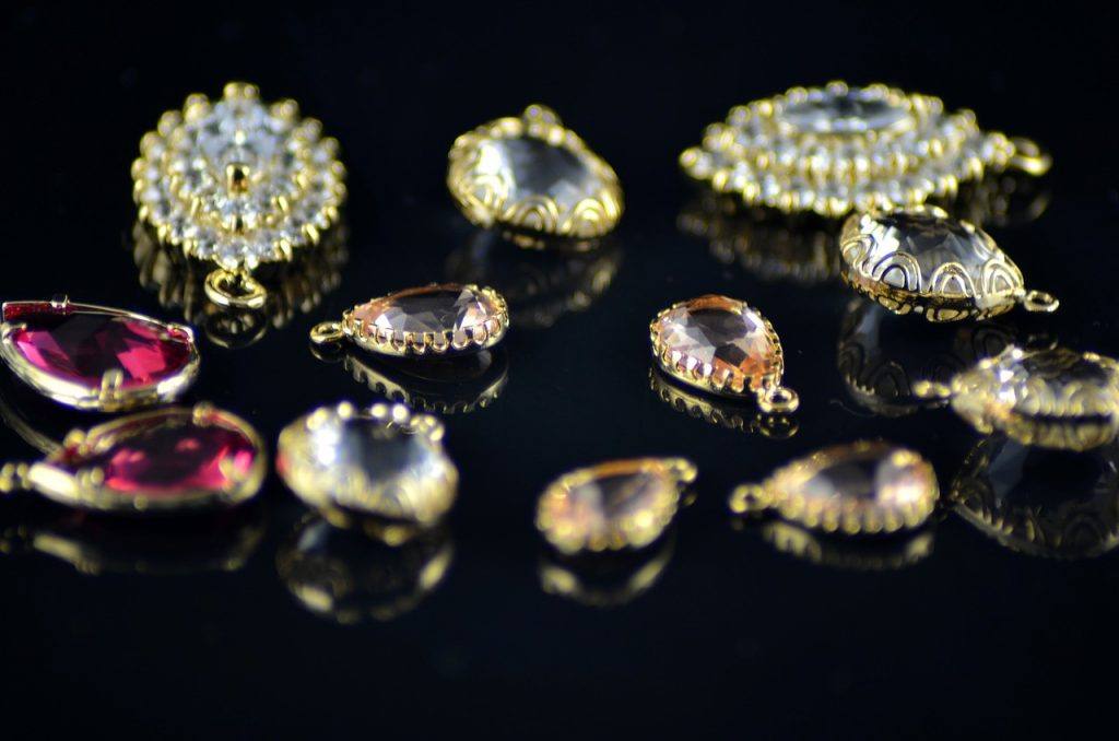  Wat beteken dit om van goue juweliersware te droom?